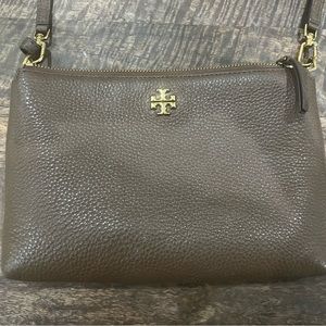 Tory Burch Mercer Pebbled Zip Crossbody Bag in color Buffalo